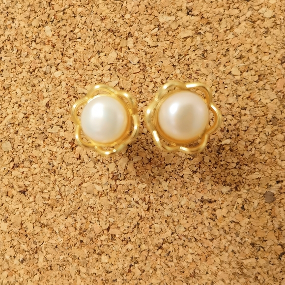 Freshwater pearl earrings. - Picture 2 of 4